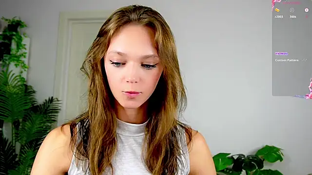 Snapshot of Sweet_Piece chatting on 4, 10, 2025 Sweet Piece online show from 4, 10, 2025