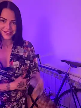 missninasparkle online show from 23, 9, 2025