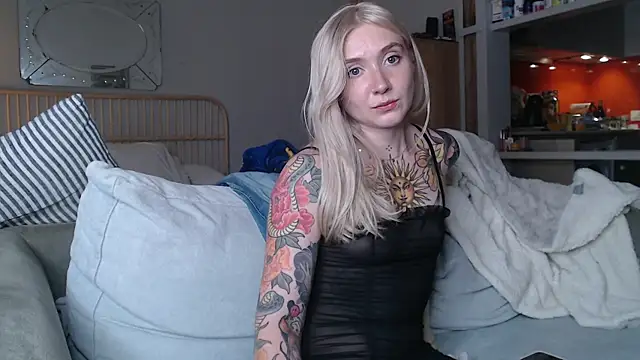 tattoobbgirl online show from 19, 3, 2025
