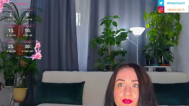 Snapshot of Viktoriafayx chatting on 15, 9, 2025 Viktoriafayx online show from 15, 9, 2025