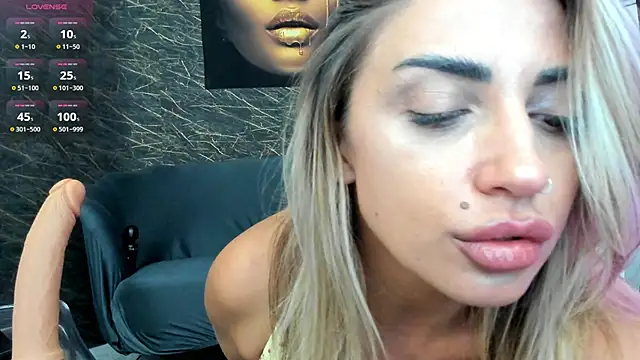 IzabelaTessa online show from 1, 10, 2025