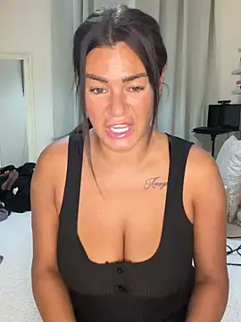 Snapshot of ultimate_PAWG chatting on 6, 3, 2026 ultimate PAWG online show from 6, 3, 2026