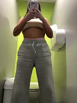 Snapshot of ultimate_PAWG chatting on 3, 4, 2026 ultimate PAWG online show from 3, 4, 2026