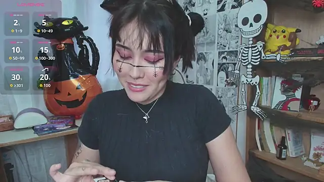 Snapshot of MitsuChan_ chatting on 27, 10, 2025 MitsuChan online show from 27, 10, 2025