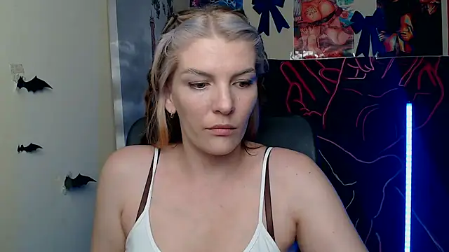 VanessaRey  online show from 13, 5, 2026