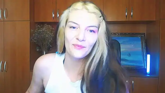 Snapshot of VanessaRey_ chatting on 14, 6, 2026 VanessaRey online show from 14, 6, 2026