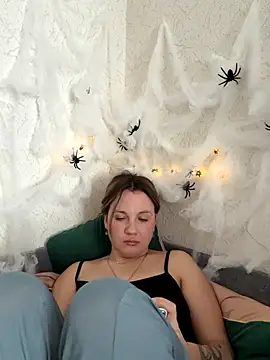 mollygirll online show from 22, 10, 2025