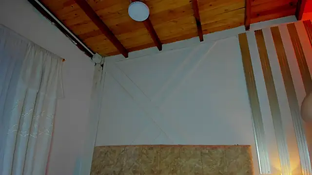 Snapshot of angelinarouse_ chatting on 4, 11, 2025 angelinarouse online show from 4, 11, 2025