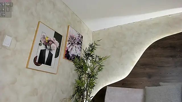 mia lacy  online show from 7, 11, 2025