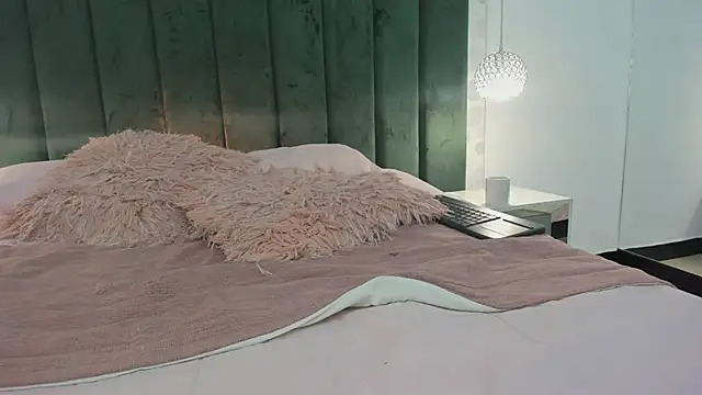 SaraJonness online show from 20, 3, 2025