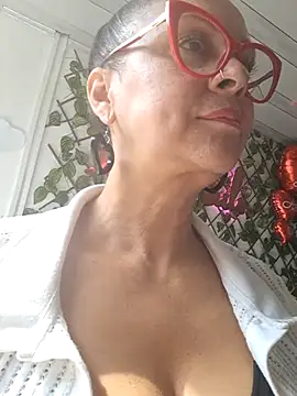 Amadamilf1980 online show from 26, 9, 2025