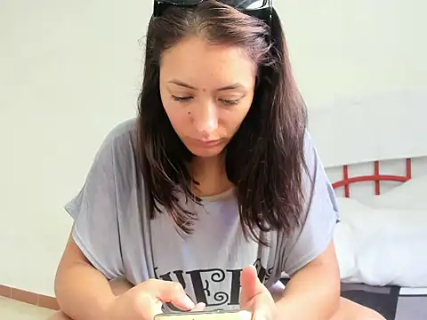 DulceXmile online show from 14, 11, 2025