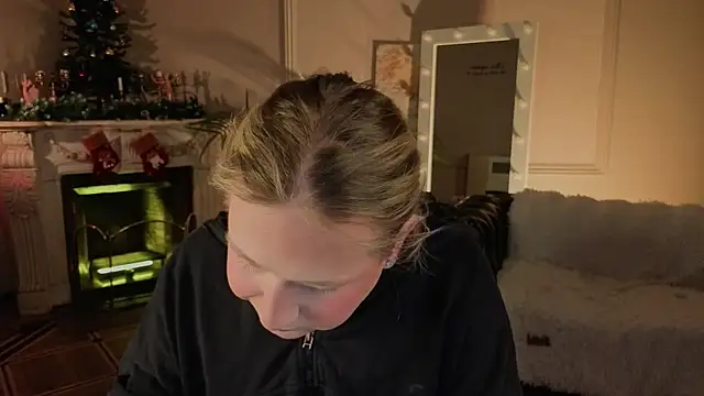 Snapshot of Jes_Solar chatting on 14, 12, 2025 Jes Solar online show from 14, 12, 2025