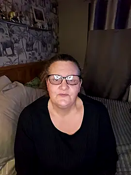 MissQueenBeex online show from 25, 2, 2026