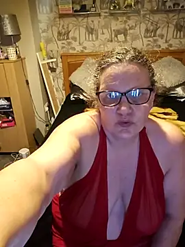 MissQueenBeex online show from 8, 3, 2026