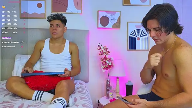 Snapshot of Almiboys chatting on 25, 9, 2025 Almiboys online show from 25, 9, 2025