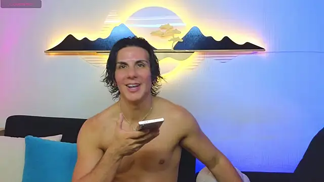 Snapshot of Almiboys chatting on 5, 10, 2025 Almiboys online show from 5, 10, 2025