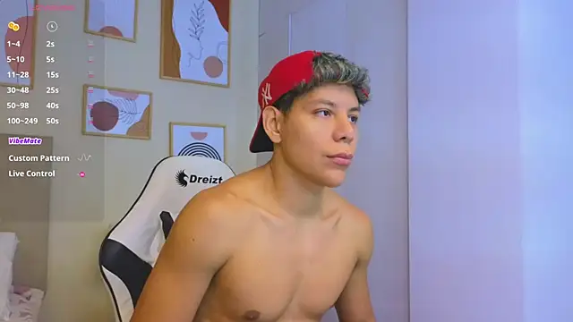 Snapshot of Almiboys chatting on 9, 11, 2025 Almiboys online show from 9, 11, 2025