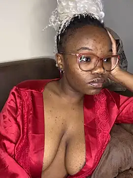 YummyMelanin117 online show from 14, 4, 2026