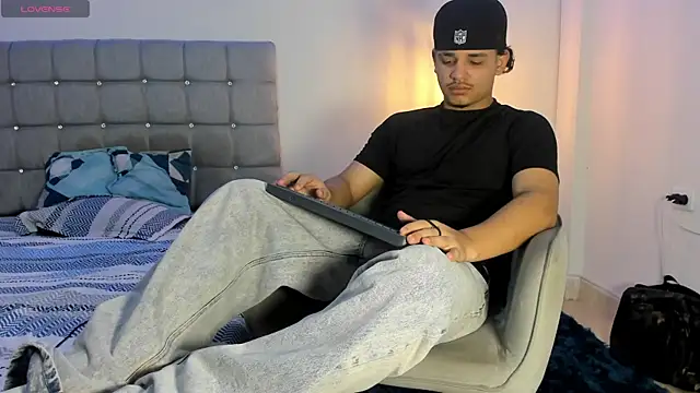 samxx muscle online show from 8, 10, 2025