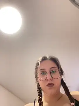 Vviikkssiikk online show from 24, 11, 2025