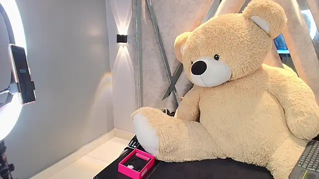 Elaine87  online show from 20, 10, 2025