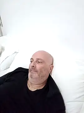 Snapshot of Alexis_Bull chatting on 4, 10, 2025 Alexis Bull online show from 4, 10, 2025