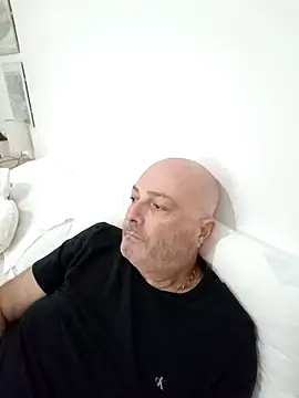 Snapshot of Alexis_Bull chatting on 9, 10, 2025 Alexis Bull online show from 9, 10, 2025