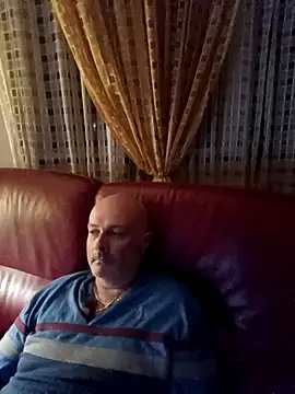 Snapshot of Alexis_Bull chatting on 9, 10, 2025 Alexis Bull online show from 9, 10, 2025