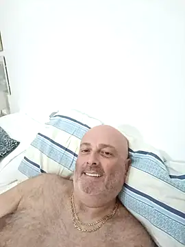 Snapshot of Alexis_Bull chatting on 17, 10, 2025 Alexis Bull online show from 17, 10, 2025