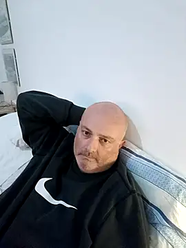 Snapshot of Alexis_Bull chatting on 21, 11, 2025 Alexis Bull online show from 21, 11, 2025