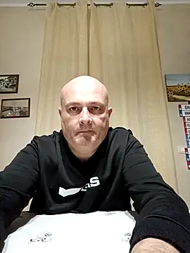 Snapshot of Alexis_Bull chatting on 21, 12, 2025 Alexis Bull online show from 21, 12, 2025