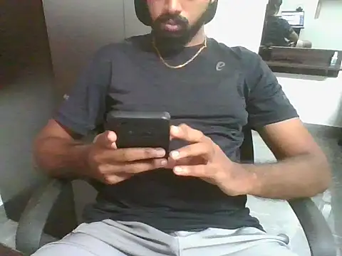 Snapshot of lovelyakash69 chatting on 3, 10, 2025 lovelyakash69 online show from 3, 10, 2025