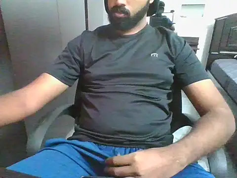 Snapshot of lovelyakash69 chatting on 2, 12, 2025 lovelyakash69 online show from 2, 12, 2025