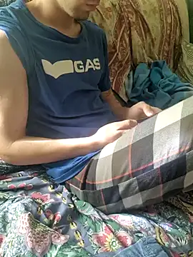 tipetto06 online show from 3, 10, 2025