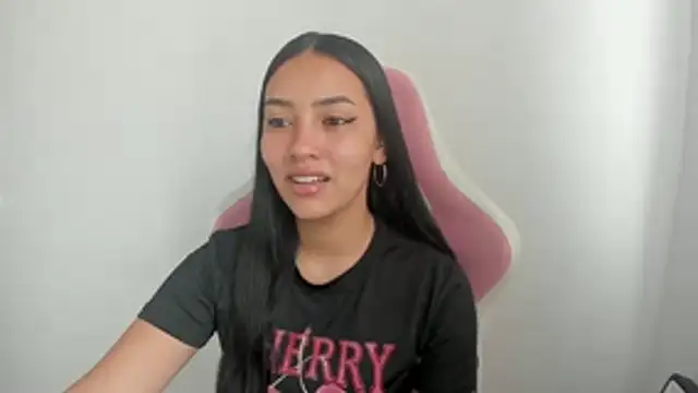 Snapshot of karely_sweet_ chatting on 4, 7, 2026 karely sweet online show from 4, 7, 2026