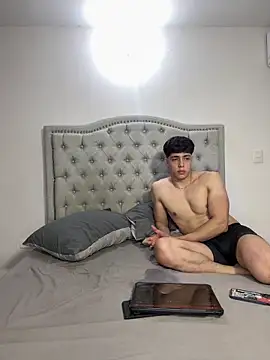 valentinoblush online show from 18, 4, 2026