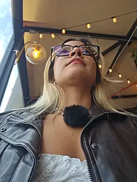 Pretty roxxyy online show from 20, 3, 2026