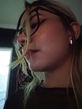 Pretty roxxyy online show from 29, 3, 2026