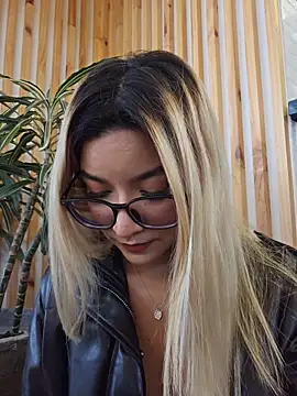 Pretty roxxyy online show from 1, 4, 2026