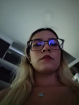 Pretty roxxyy online show from 3, 4, 2026