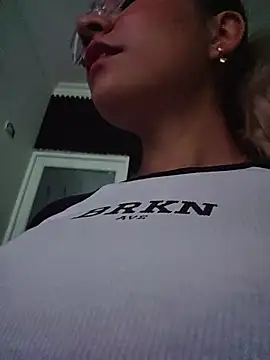 Pretty roxxyy online show from 27, 6, 2026