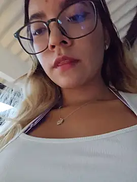Pretty roxxyy online show from 18, 7, 2026