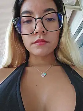 Pretty roxxyy online show from 1, 8, 2026