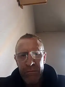 Snapshot of moasslicker chatting on 17, 12, 2025 moasslicker online show from 17, 12, 2025