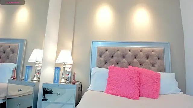 Snapshot of AlexaStorrm chatting on 28, 10, 2025 AlexaStorrm online show from 28, 10, 2025