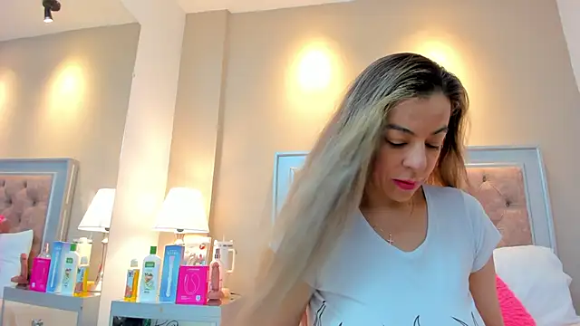 Snapshot of AlexaStorrm chatting on 18, 11, 2025 AlexaStorrm online show from 18, 11, 2025