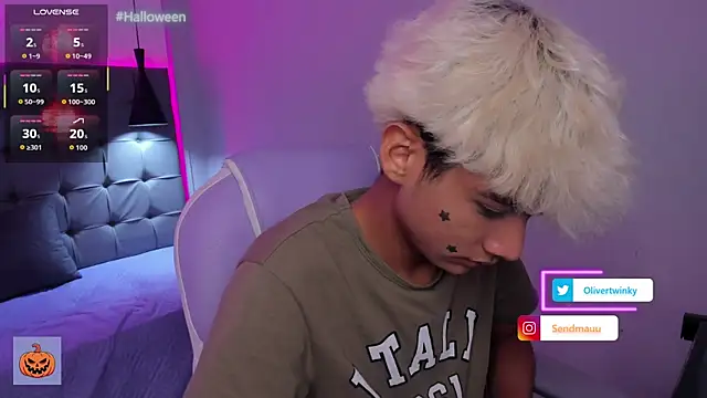 Snapshot of OliverTwinky chatting on 17, 10, 2025 OliverTwinky online show from 17, 10, 2025