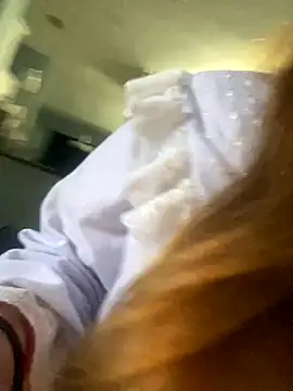 Snapshot of bankruptbabe chatting on 2, 12, 2025 bankruptbabe online show from 2, 12, 2025