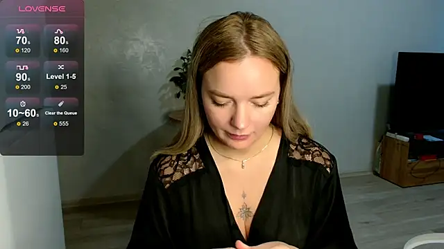 Snapshot of Eva___forever chatting on 27, 10, 2025 Eva forever online show from 27, 10, 2025